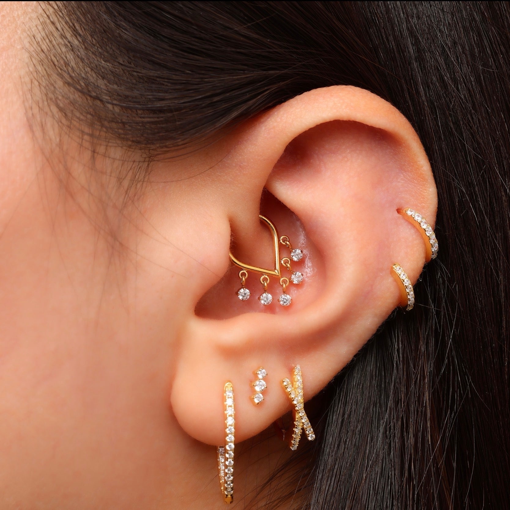 V Oval Earring